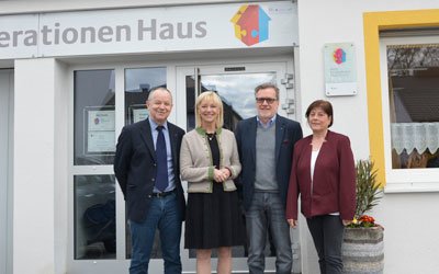 Die KJF Augsburg hieß die Sozialministerin im Mehrgenerationenhaus in Kissing willkommen