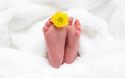 Die KJF Klinik Sankt Elisabeth verzeichnete 2021 mit insgesamt 1.120 Babyseine neue Rekordzahl.