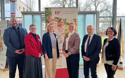 Gruppenbild mit den genannten Personen.